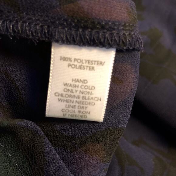 Ann Taylor Loft Purple Black Green Floral Short Sleeve Top Feminine Ruffle Front - Picture 8 of 16